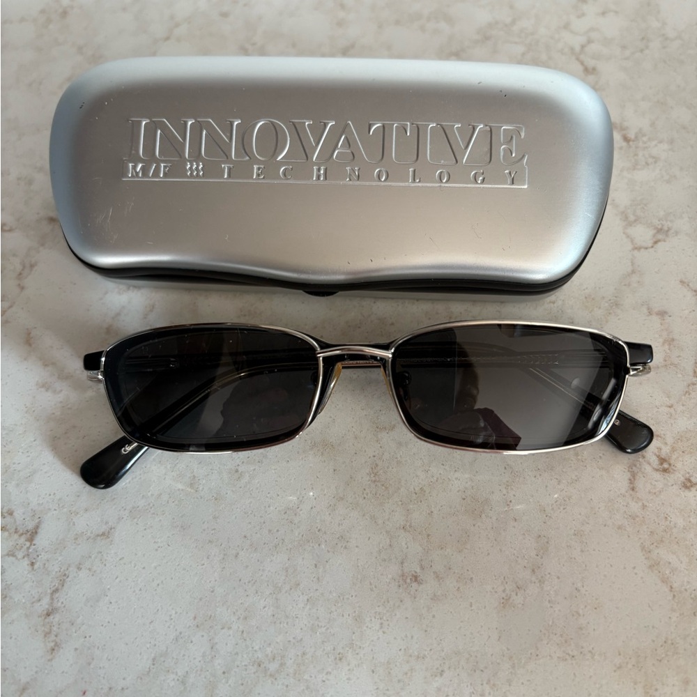 Vintage Innovative M/F Technology Black Crystal Magnetic Clip Sunglass Set